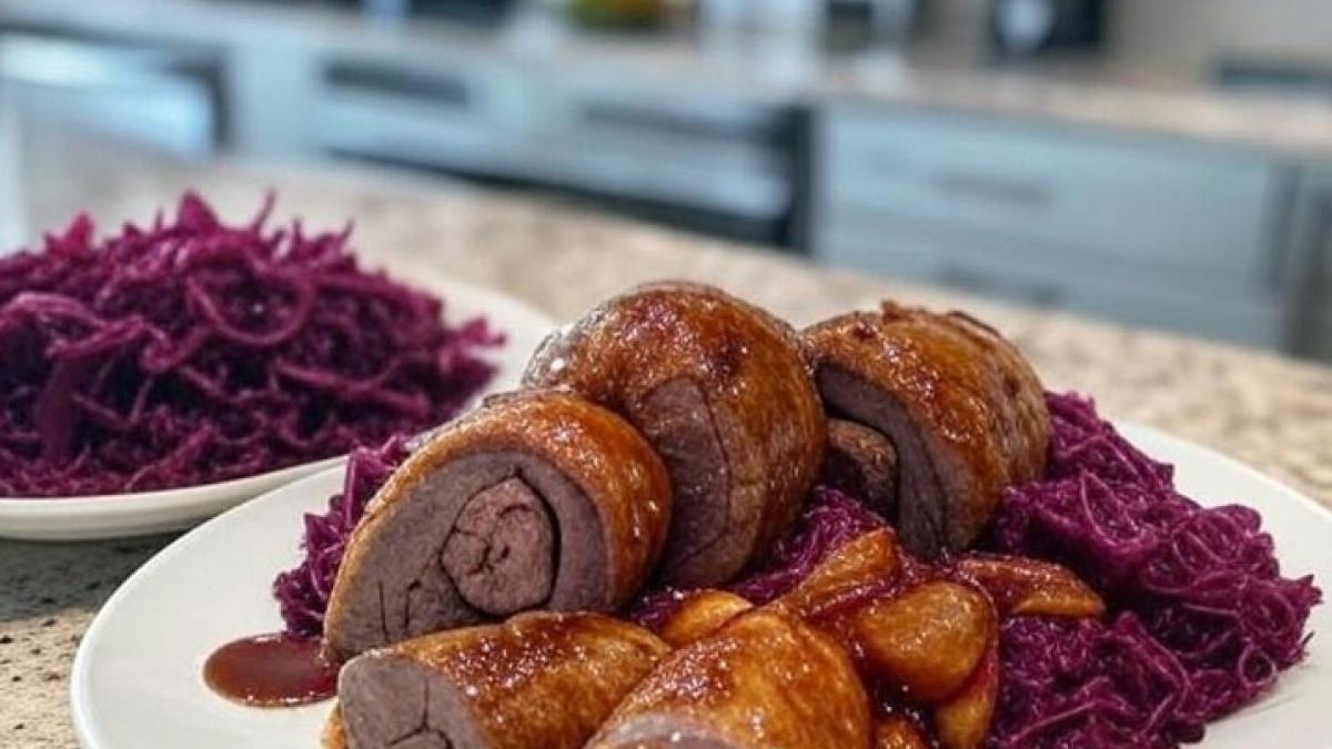 Homemade beef roulades with red cabbage