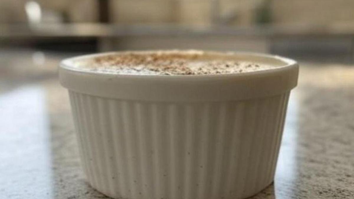 Classic Vanilla Custard with a Twist of Nutmeg