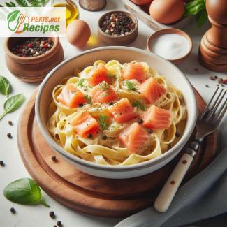 Fettuccine alfredo with smoked salmon