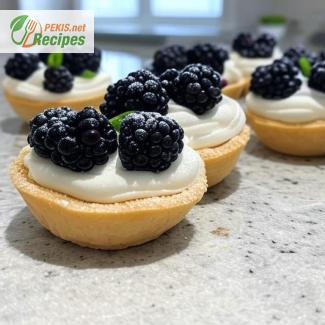 Mini tartelettes aux mûres et à la croûte d'amandes